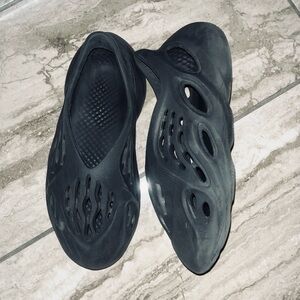 Yeezy Foam Runners Onyx